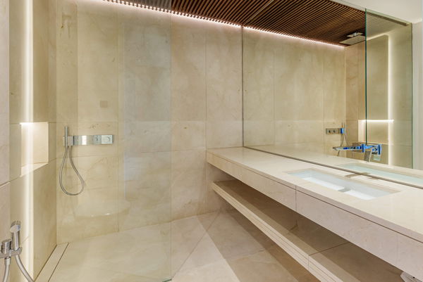 Prestigious hillside residence with panoramic sea and mountain views in La Quinta, Benahavis