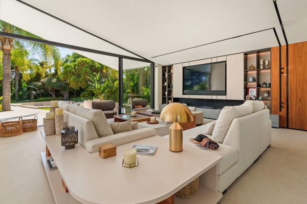 Sophisticated residence with private pool and tranquil setting in Las Chapas, Marbella East