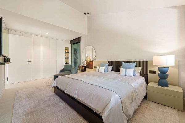 Sophisticated residence with private pool and tranquil setting in Las Chapas, Marbella East