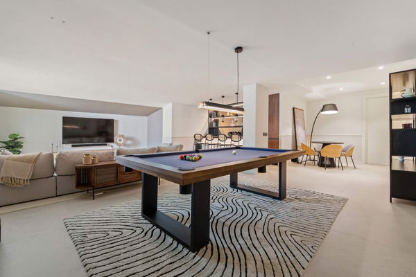 Sophisticated residence with private pool and tranquil setting in Las Chapas, Marbella East
