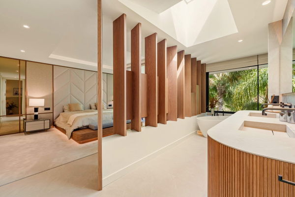 Sophisticated residence with private pool and tranquil setting in Las Chapas, Marbella East