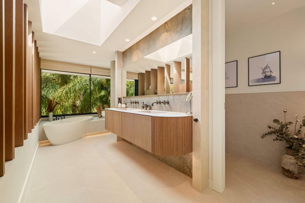 Sophisticated residence with private pool and tranquil setting in Las Chapas, Marbella East