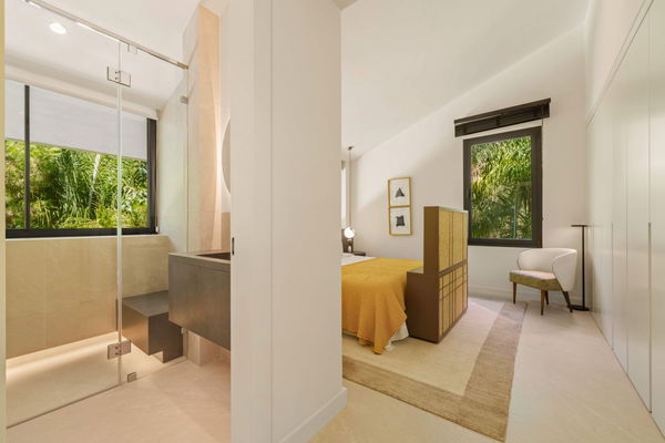 Sophisticated residence with private pool and tranquil setting in Las Chapas, Marbella East