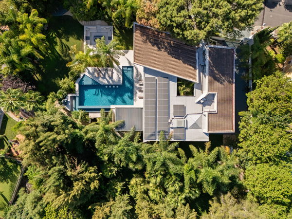 Sophisticated residence with private pool and tranquil setting in Las Chapas, Marbella East