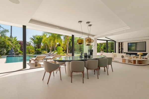 Sophisticated residence with private pool and tranquil setting in Las Chapas, Marbella East