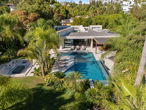 Sophisticated residence with private pool and tranquil setting in Las Chapas, Marbella East