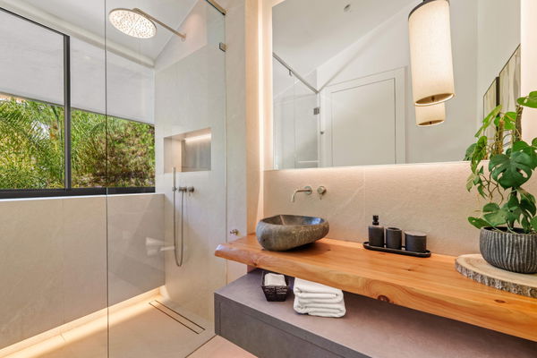 Sophisticated residence with private pool and tranquil setting in Las Chapas, Marbella East