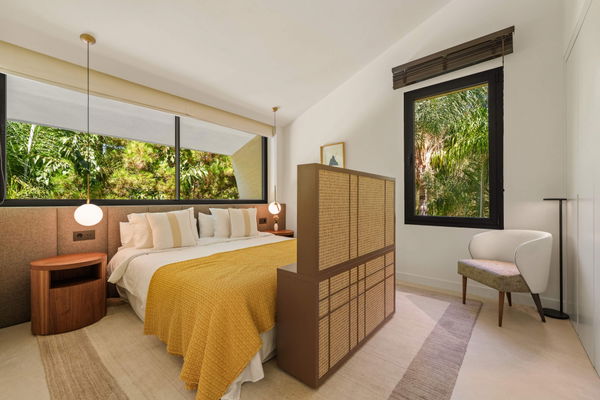 Sophisticated residence with private pool and tranquil setting in Las Chapas, Marbella East