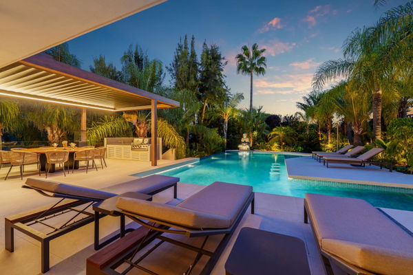 Sophisticated residence with private pool and tranquil setting in Las Chapas, Marbella East