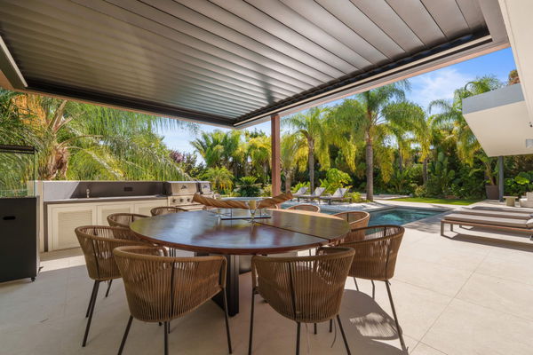 Sophisticated residence with private pool and tranquil setting in Las Chapas, Marbella East
