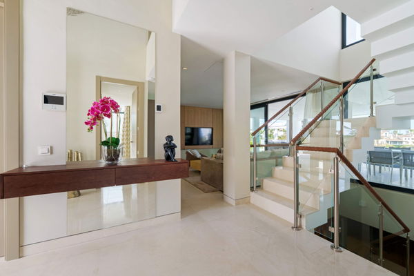 Modern frontline golf villa with panoramic views in the heart of the Golf Valley in Nueva Andalucía, Marbella