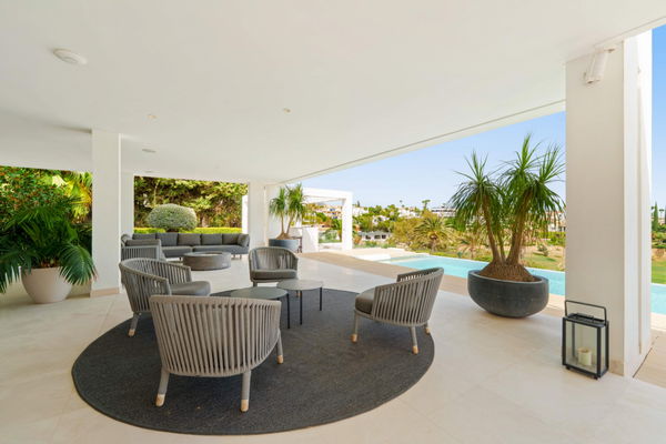 Modern frontline golf villa with panoramic views in the heart of the Golf Valley in Nueva Andalucía, Marbella