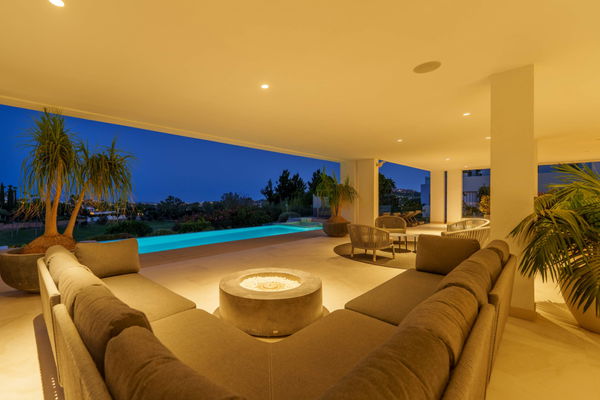Modern frontline golf villa with panoramic views in the heart of the Golf Valley in Nueva Andalucía, Marbella