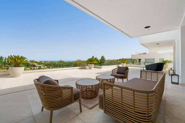 Modern frontline golf villa with panoramic views in the heart of the Golf Valley in Nueva Andalucía, Marbella