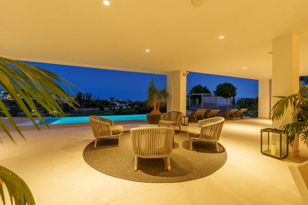 Modern frontline golf villa with panoramic views in the heart of the Golf Valley in Nueva Andalucía, Marbella