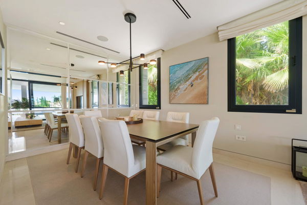 Modern frontline golf villa with panoramic views in the heart of the Golf Valley in Nueva Andalucía, Marbella