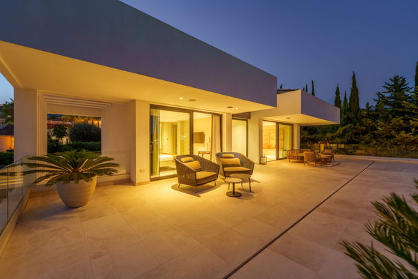 Modern frontline golf villa with panoramic views in the heart of the Golf Valley in Nueva Andalucía, Marbella