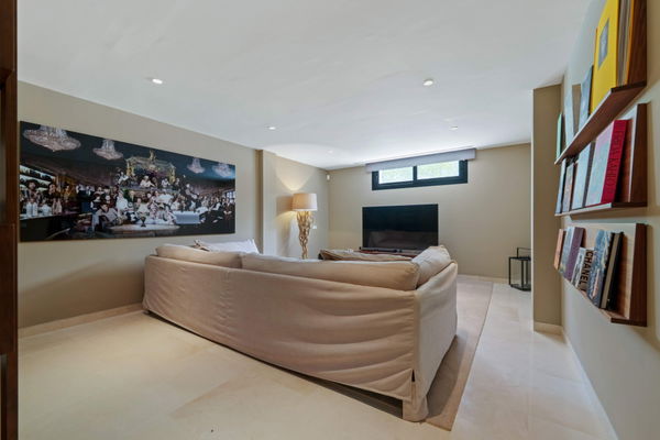 Modern frontline golf villa with panoramic views in the heart of the Golf Valley in Nueva Andalucía, Marbella