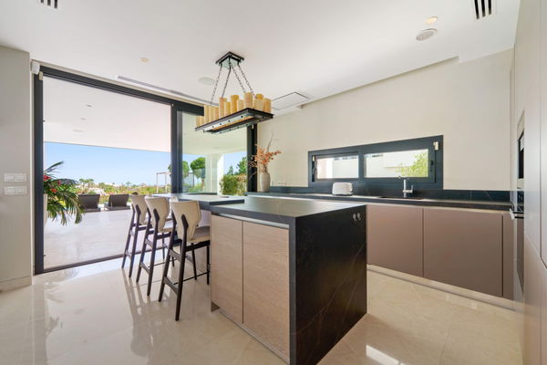 Modern frontline golf villa with panoramic views in the heart of the Golf Valley in Nueva Andalucía, Marbella