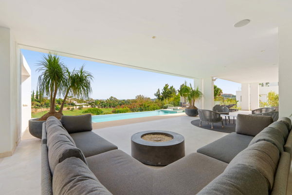 Modern frontline golf villa with panoramic views in the heart of the Golf Valley in Nueva Andalucía, Marbella