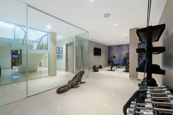 Modern frontline golf villa with panoramic views in the heart of the Golf Valley in Nueva Andalucía, Marbella