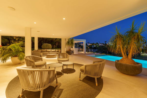 Modern frontline golf villa with panoramic views in the heart of the Golf Valley in Nueva Andalucía, Marbella