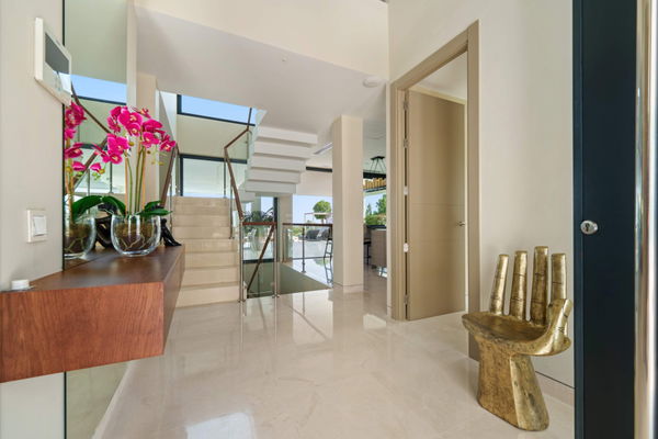 Modern frontline golf villa with panoramic views in the heart of the Golf Valley in Nueva Andalucía, Marbella
