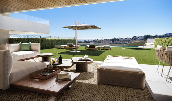 Refined ground floor apartment with private garden and covered terrace in El Campanario, Estepona