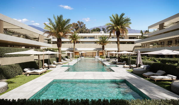 Refined ground floor apartment with private garden and covered terrace in El Campanario, Estepona