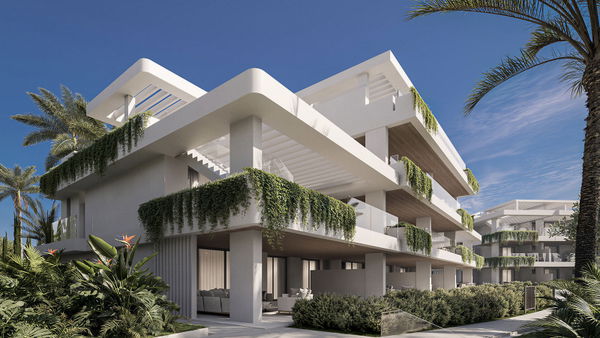 Modern ground floor apartment with private garden in Estepona