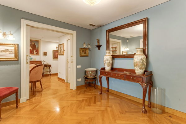 Classic residence with great potential on Paseo Reding, in the heart of La Malagueta, Málaga