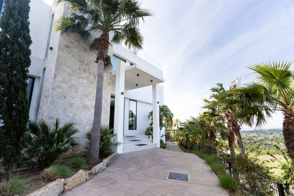 Luxury villa surrounded by nature with stunning panoramic views, New Golden Mile, Estepona