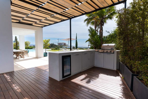 Luxury villa surrounded by nature with stunning panoramic views, New Golden Mile, Estepona