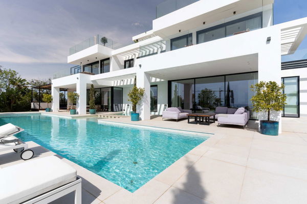 Luxury villa surrounded by nature with stunning panoramic views, New Golden Mile, Estepona