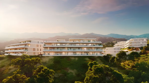 Ground floor residence with expansive private garden in Selwo, Estepona
