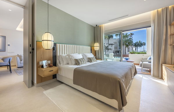 Fully renovated designer apartment turn in Bahía del Velerín, Estepona East