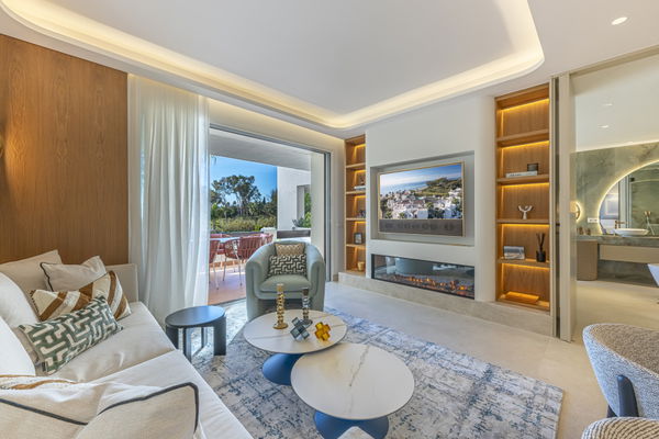 Fully renovated designer apartment turn in Bahía del Velerín, Estepona East