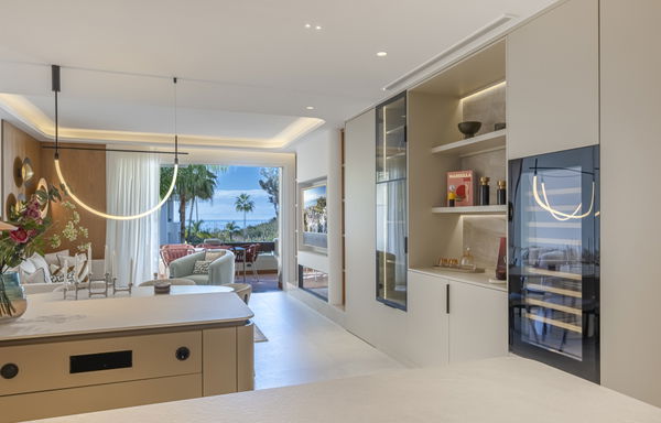 Fully renovated designer apartment turn in Bahía del Velerín, Estepona East