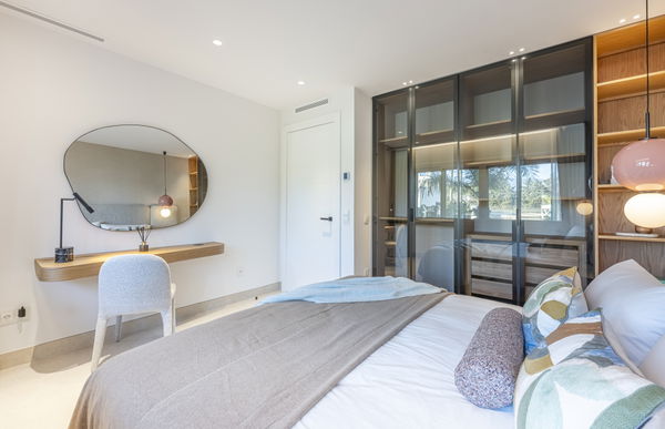 Fully renovated designer apartment turn in Bahía del Velerín, Estepona East