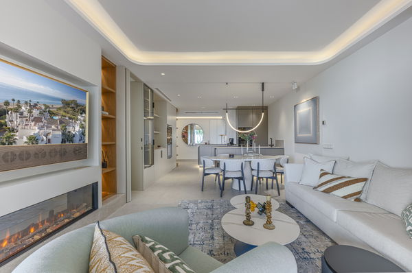 Fully renovated designer apartment turn in Bahía del Velerín, Estepona East