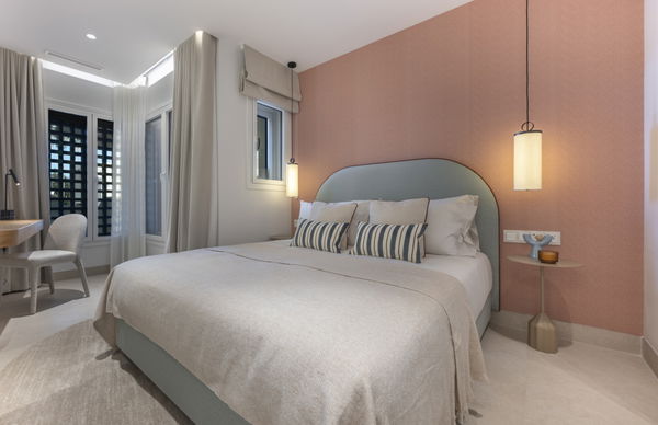 Fully renovated designer apartment turn in Bahía del Velerín, Estepona East