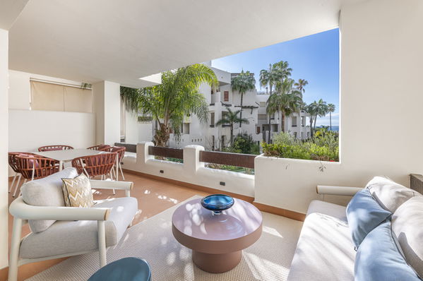 Fully renovated designer apartment turn in Bahía del Velerín, Estepona East