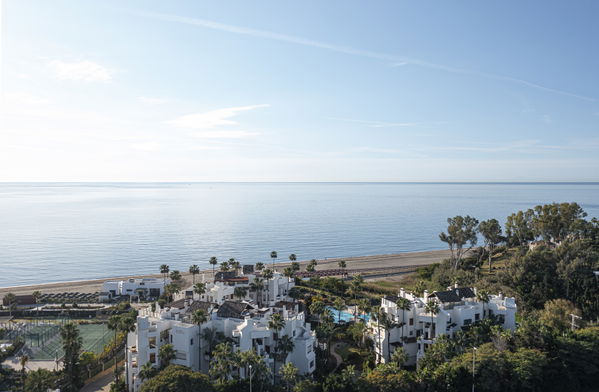 Fully renovated designer apartment turn in Bahía del Velerín, Estepona East