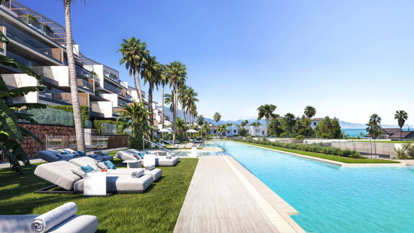 Elegant beachfront apartment with private terrace in Manilva, Málaga