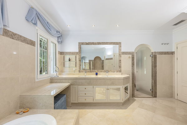 Casa Greco:  a timeless andalusian elegance with panoramic Mediterranean views in El Herrojo Alto, Benahavís