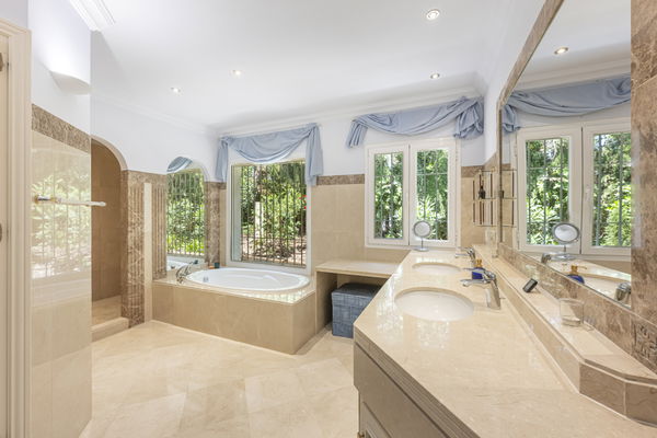 Casa Greco:  a timeless andalusian elegance with panoramic Mediterranean views in El Herrojo Alto, Benahavís