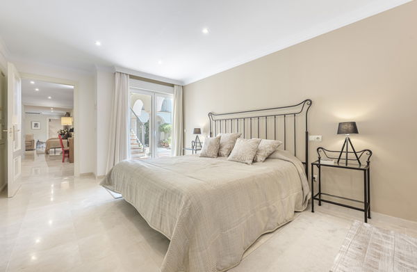 Casa Greco:  a timeless andalusian elegance with panoramic Mediterranean views in El Herrojo Alto, Benahavís
