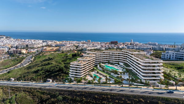 Contemporary Ground Floor Apartment with Private Garden in Las Mesas, Estepona