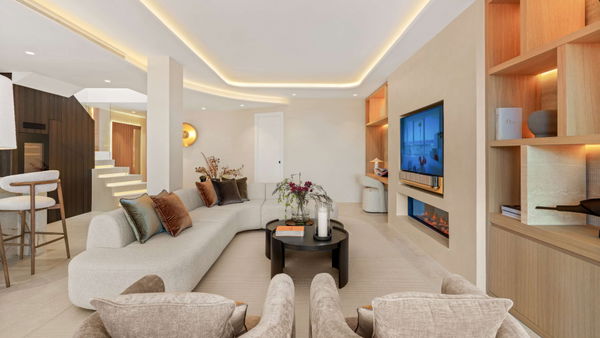 Refined beachfront duplex penthouse with Andalusian elegance, New Golden Mile, Estepona