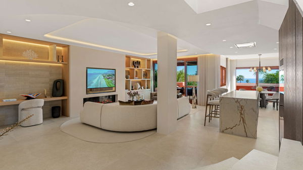 Refined beachfront duplex penthouse with Andalusian elegance, New Golden Mile, Estepona
